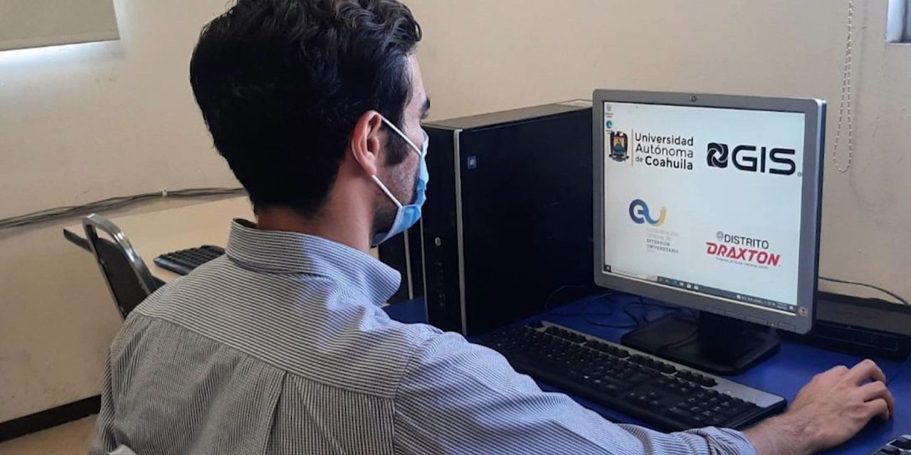 Inaugura UAdeC sala de cómputo en Saltillo