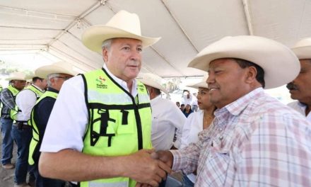 Chema Fraustro apoya a ejidos en Saltillo