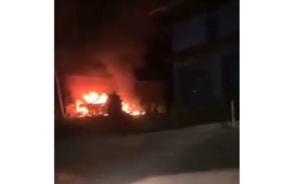 Uruapan vive noche de terror; enfrentamiento entre hombres armados deja un par de calcinados (video)