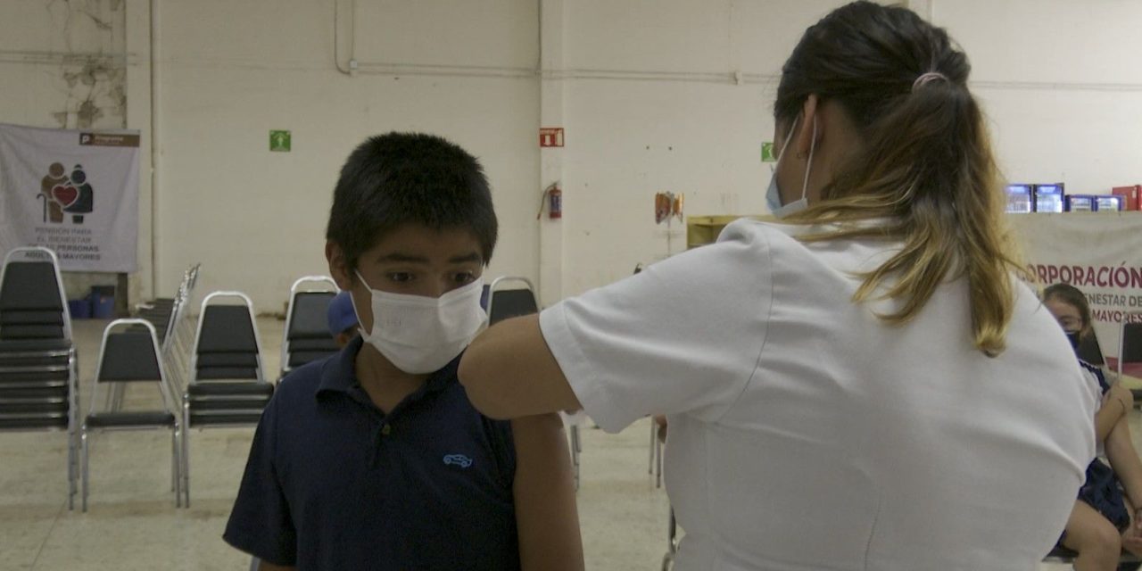 Continúa vacunación a menores de 18 años en Saltillo