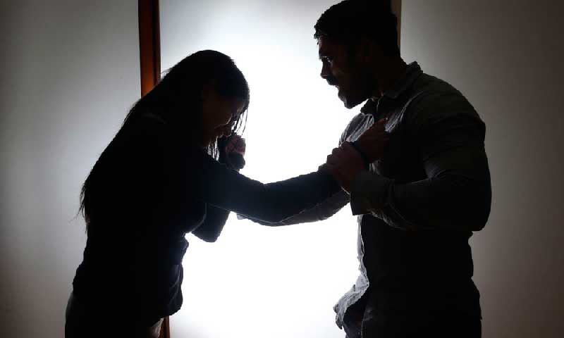 Golpea a su esposa porque no le quiso dar de comer, en Saltillo