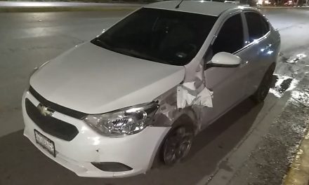 Jóvenes en estado de ebriedad provocan choque la madrugada de este domingo en Saltillo