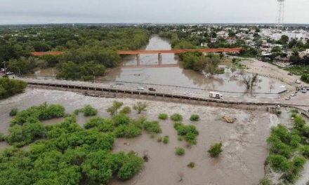 Continúan ayudando a damnificados en Múzquiz