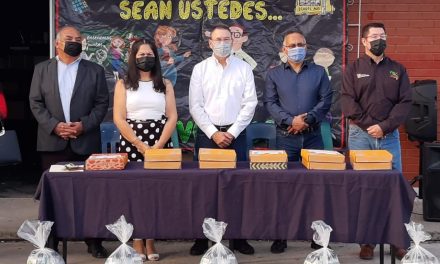 Entregan 35 mil paquetes escolares en región fronteriza