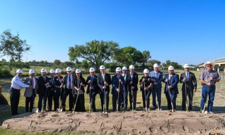 Fortalece Acuña Lazos comerciales con Del Río