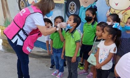 Cuidan salud bucal de niños en Acuña