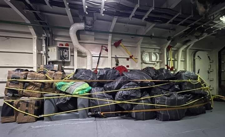 Marina asegura una tonelada de cocaína que viajaba en barco en Chiapas