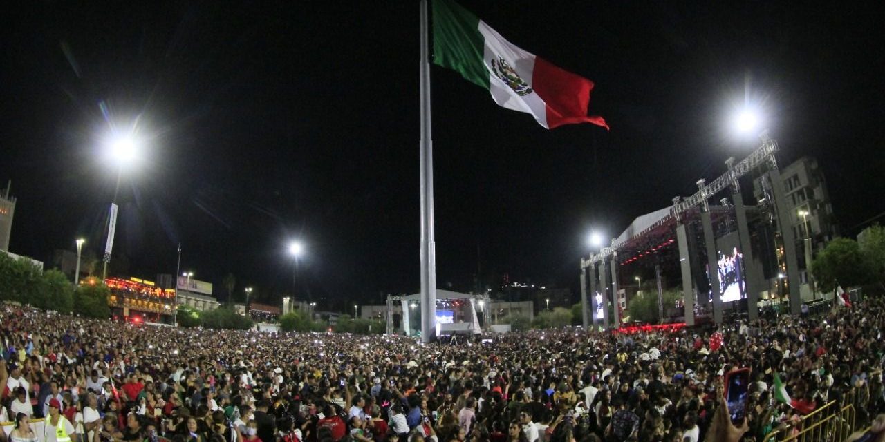 Celebran Grito de Independencia y aniversario en Torreón
