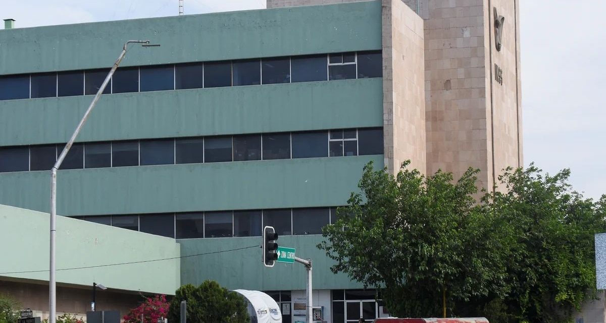 Internan a clientes intoxicados por tacos en Monclova