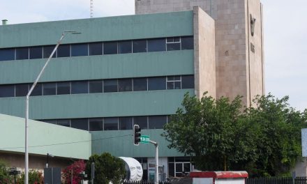 Internan a clientes intoxicados por tacos en Monclova
