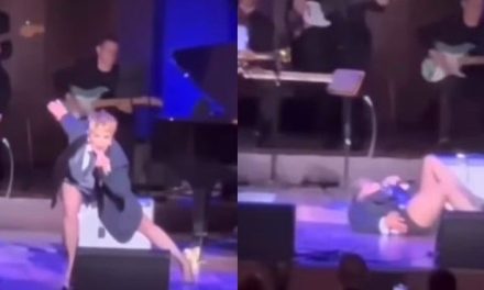 Alejandra Guzmán se cae en el escenario y abandona el show en ambulancia… se le habría zafado la cadera