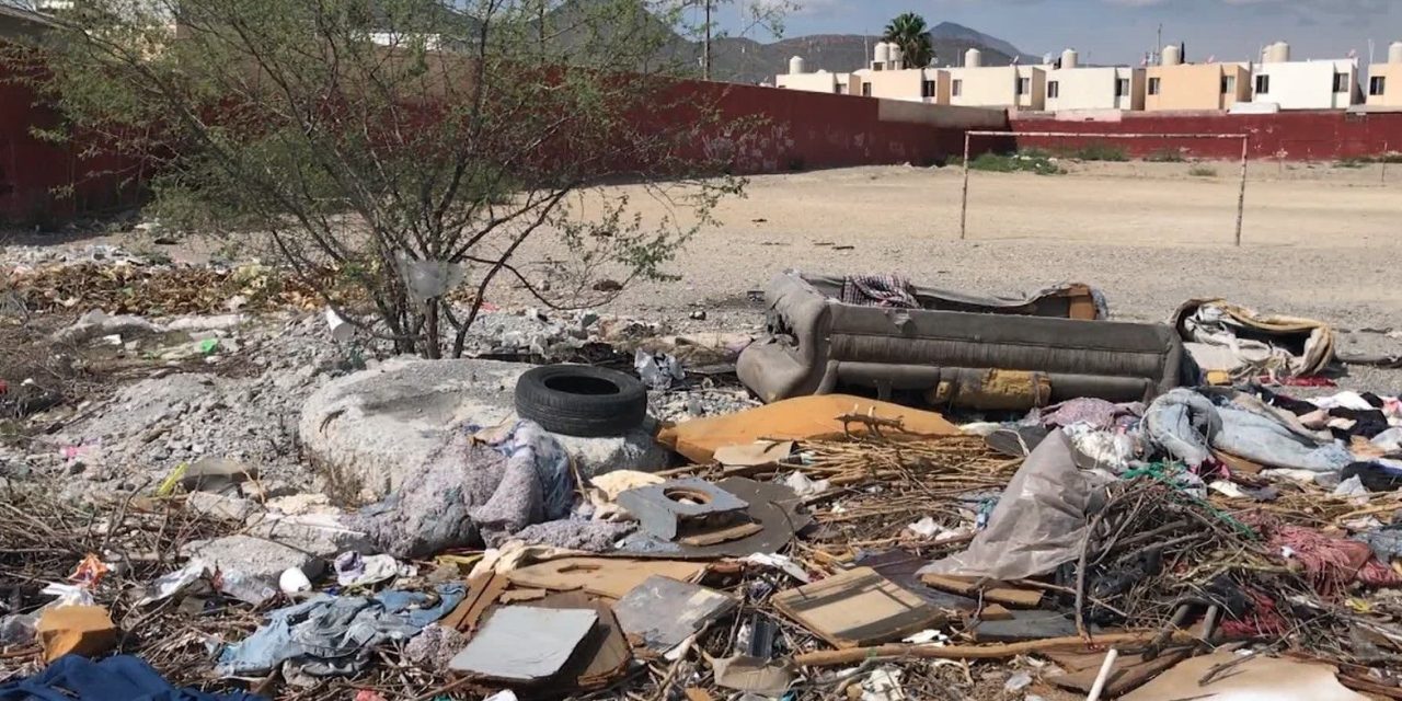 Se quejan de basurero clandestino en colonia de Saltillo