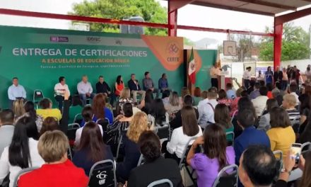 Entrega Gobierno de Coahuila certificaciones a 107 escuelas destacadas, en Torreón