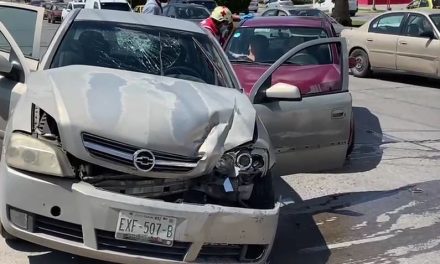 Saltillo: Mujer lesionada tras cruce sin precaución de septuagenario sobre Carlos Abedrop