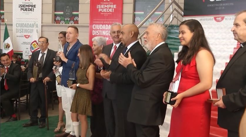 Reconoce Torreón a ciudadanos distinguidos en marco de 115 aniversario de la ciudad