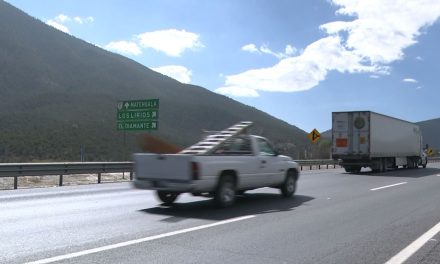 Tras lluvias, hay deslaves en la carretera de Arteaga