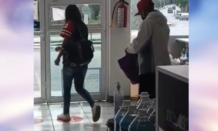 Ladrones cometen robos descarados a farmacias de Saltillo