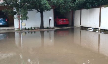Se encharca fraccionamiento Portal del Sur: responabilizan a club de golf en Saltillo