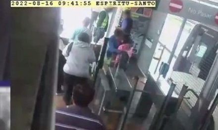 Niñita se pierde en el transporte público y la ayudan a regresar con su abuelita (video)