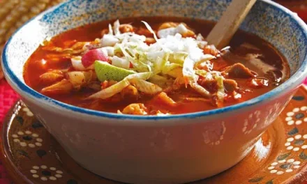 Cómelo sin culpa: el pozole es saludable, lo dice el IMSS… pero da recomendaciones