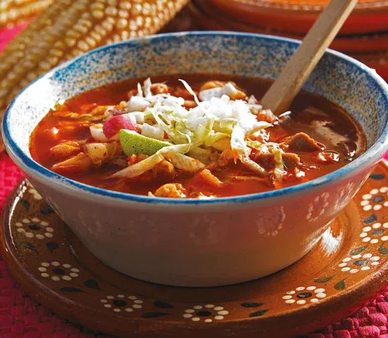 Cómelo sin culpa: el pozole es saludable, lo dice el IMSS… pero da recomendaciones