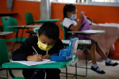 Va la SEP contra orden para restaurar ‘escuelas de tiempo completo’