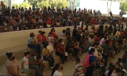 Abarrotan centros de vacunación para segunda dosis a menores de 5 a 11 años en Torreón