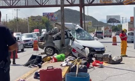 Una persona sin vida y cuatro de gravedad deja un accidente en la Saltillo-Monterrey (Videos)