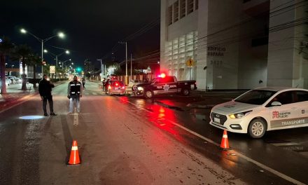 Realizan operativos nocturnos al transporte público en Torreón