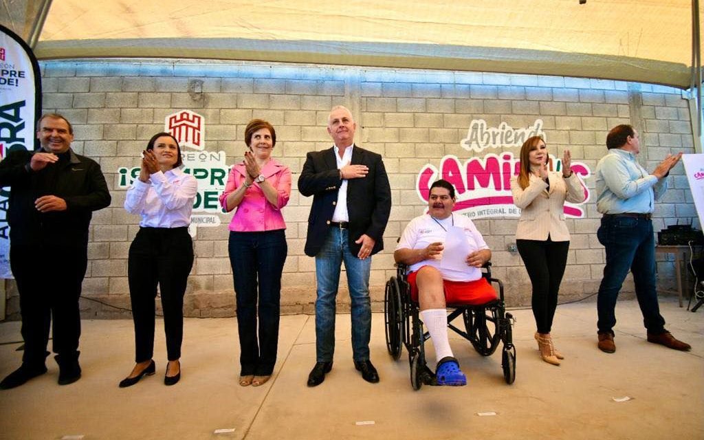 Alcalde de Torreón inaugura centro ‘Abriendo Caminos’