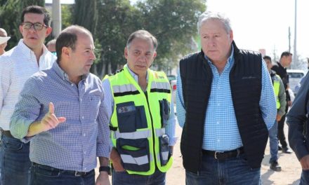 Chema Fraustro supervisa sistema pluvial en Saltillo