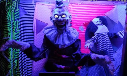 Vive el terror en familia en el Café Transilvania de Saltillo