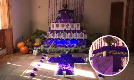 ‘Ni una más’: Altar recuerda a víctimas de feminicidio en Coahuila, en la librería Monsiváis