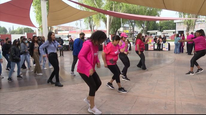 Realizan brigada de detección de cáncer de mama en Saltillo