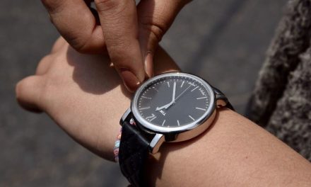Hoy por la noche será la última vez que se atrasará una hora en los relojes