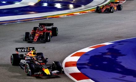 ‘Checo’ Pérez consigue el GP de Singapur