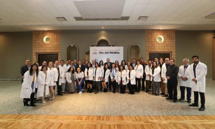 Anuncia alcalde incremento salarial a médicos saltillenses