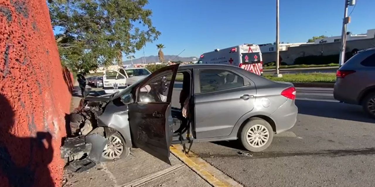 Saltillo: Sufre convulsión y choca en Lomas de Lourdes