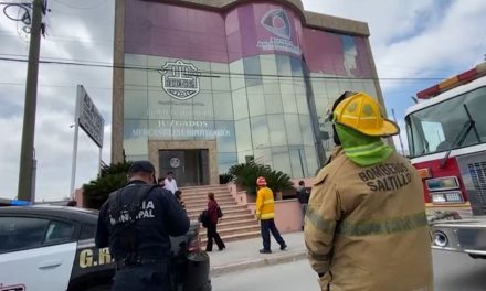 Saltillo: Cortocircuito en elevador provoca evacuación del Poder Judicial Mercantil