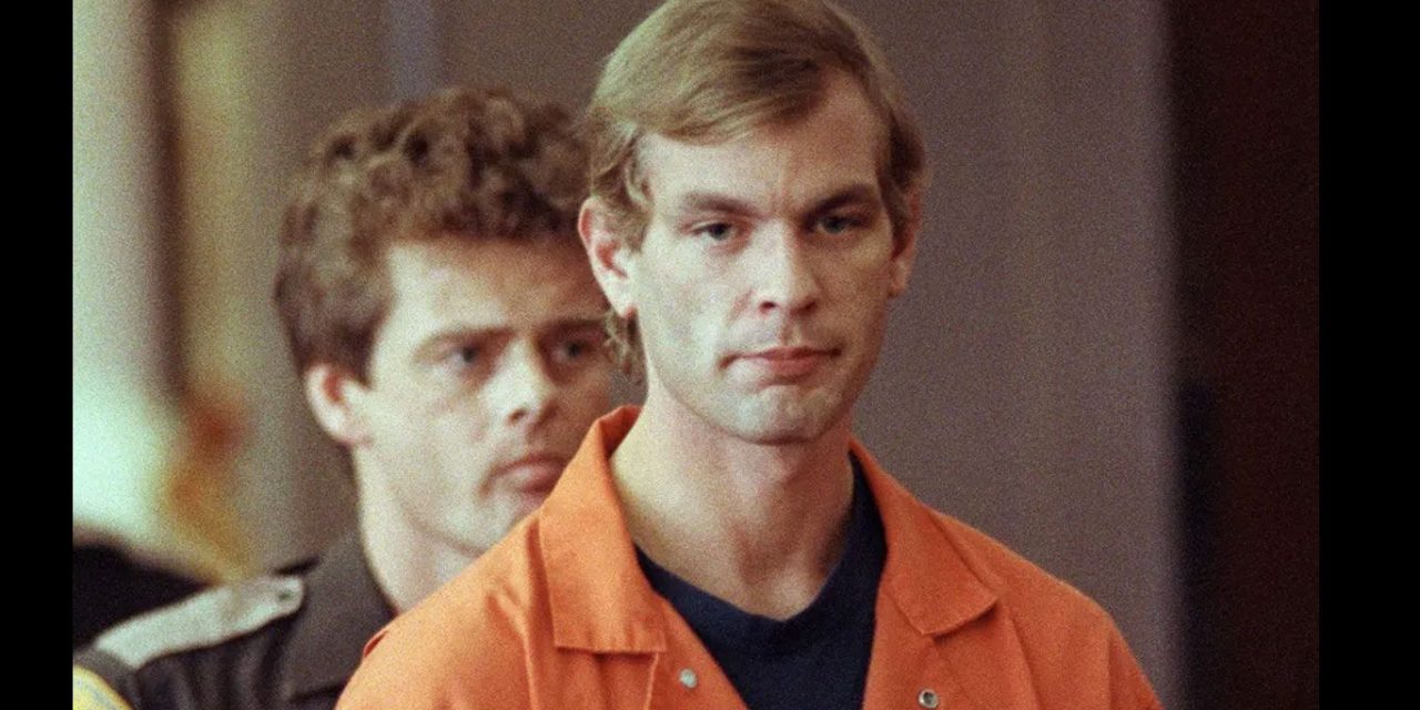 Prohiben vender disfraces de Jeffrey Dahmer en eBay