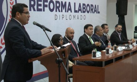 Entregan diplomas a nuevos expertos laborales en Saltillo