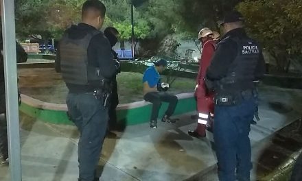 Saltillo: Tras pelea sentimental, una mujer le encajó un vidrio de botella a su pareja en el abdomen