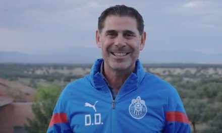 Comienza la nueva era en Chivas; presentan a Fernando Hierro como nuevo director deportivo