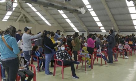 Una hora después llegan las vacunas para saltillenses