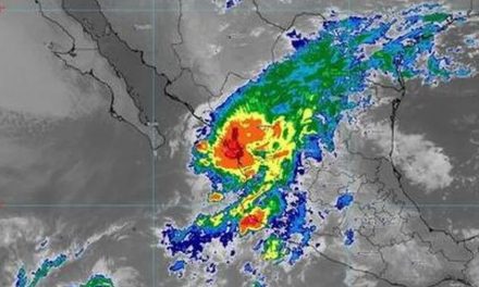 Huracán Orlene toca tierra en Sinaloa como categoría 1
