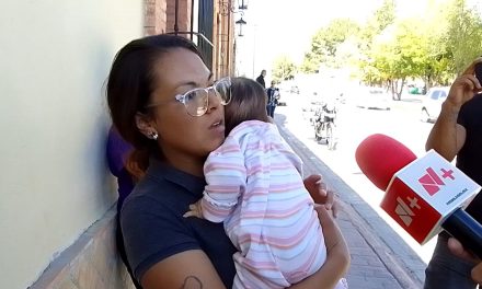 Arteaga: Familiares exigen justicia por muerte de Doña Blanca; policías le arrojaron gas pimienta
