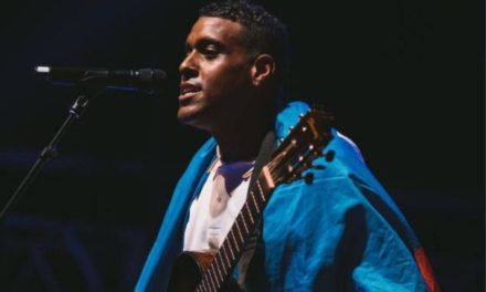 Cantante haitiano pierde la vida en pleno concierto en París