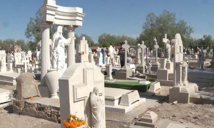 Listos panteones para recibir visitantes en Torreón