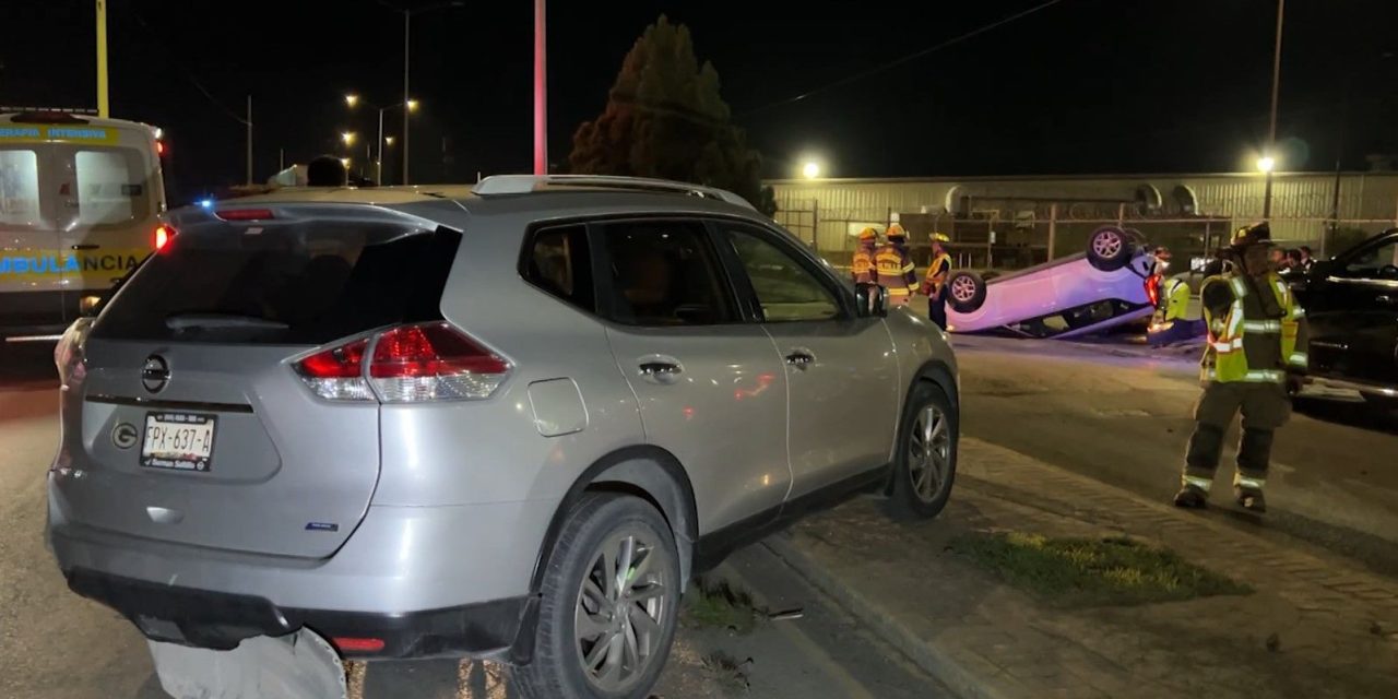 Saltillo: Persecución entre la policía y un auto termina en un aparatoso choque