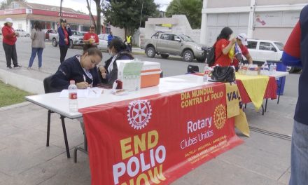 Rotarios de Saltillo vacunan a menores para erradicar la poliomielitis